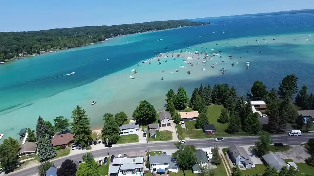 7516 Crystal Beach Road Clearwater Township MI 49676
