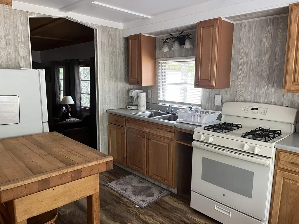9581 N Brooks Road Elk Township MI 49644