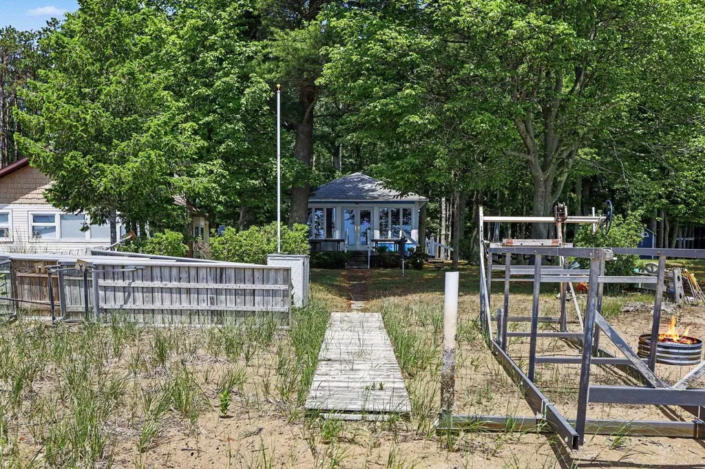 4098 Sixth Street Blaine Township MI 49635