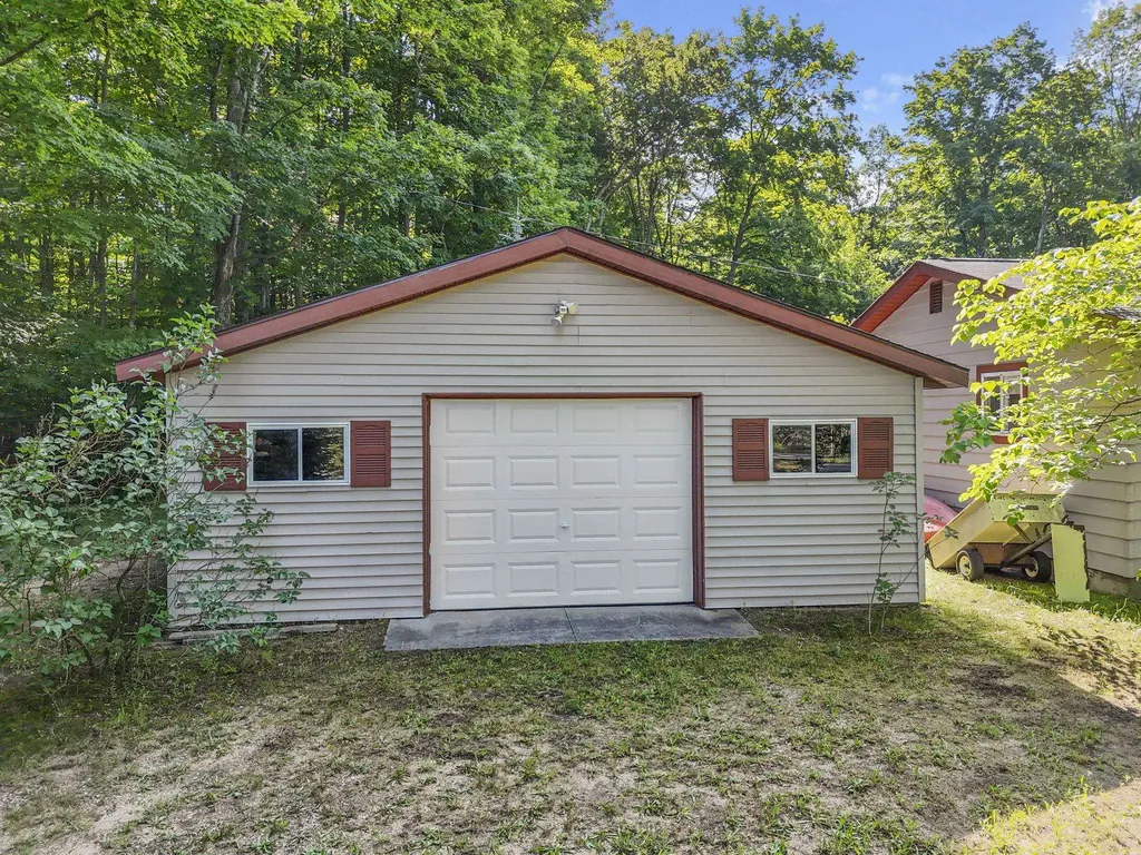 5135 Kast Road Joyfield Township MI 49616