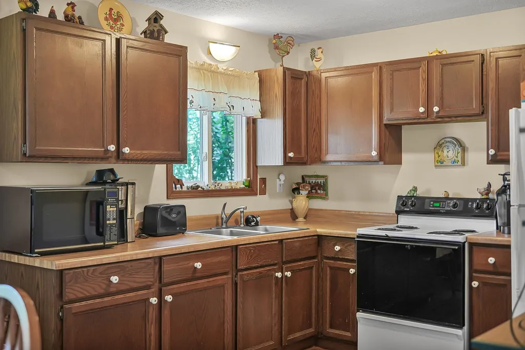 5135 Kast Road Joyfield Township MI 49616