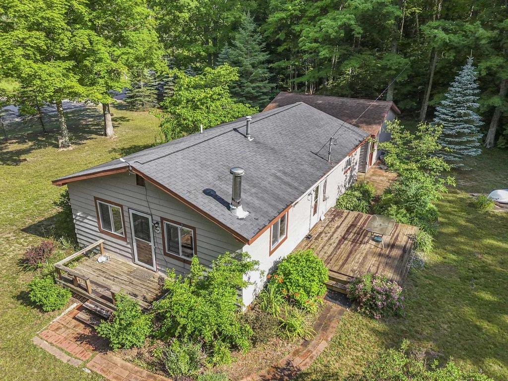 5135 Kast Road Joyfield Township MI 49616