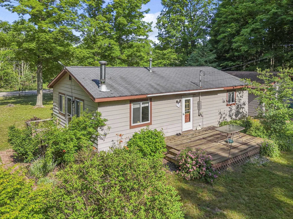 5135 Kast Road Joyfield Township MI 49616