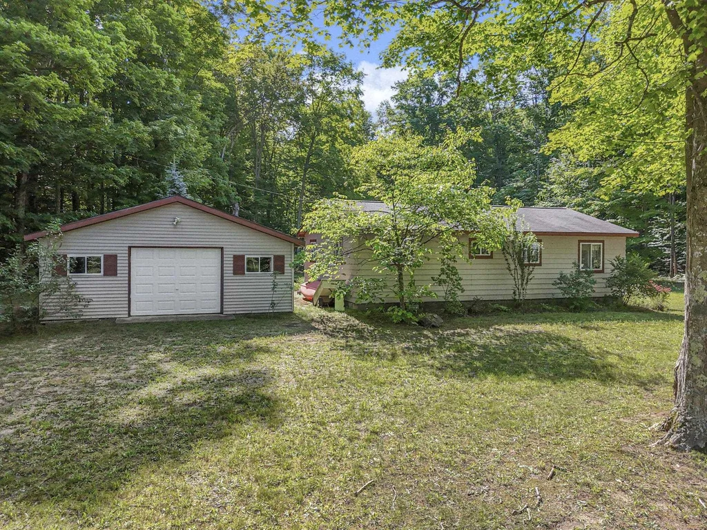 5135 Kast Road Joyfield Township MI 49616