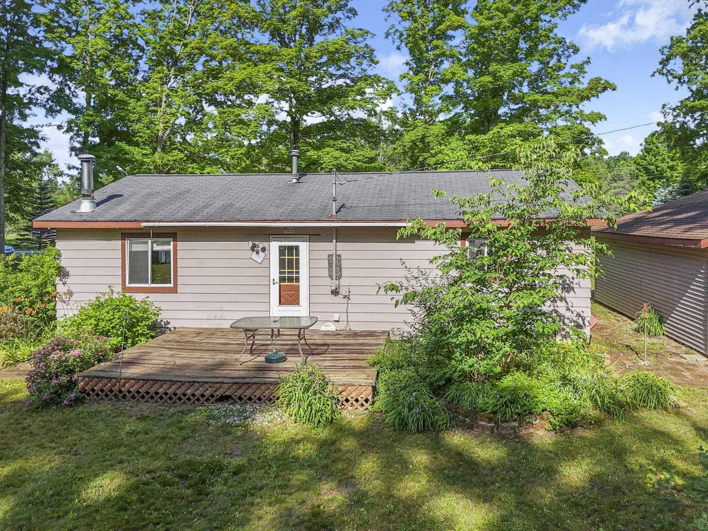 5135 Kast Road Joyfield Township MI 49616