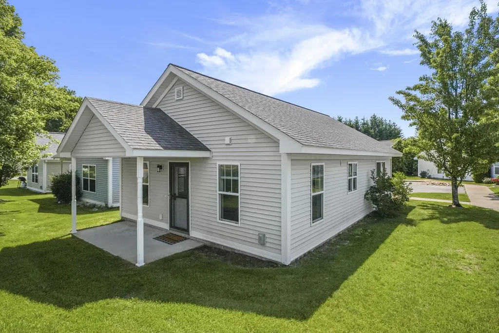 1066 Weathervane Place Garfield Charter Township MI 49696