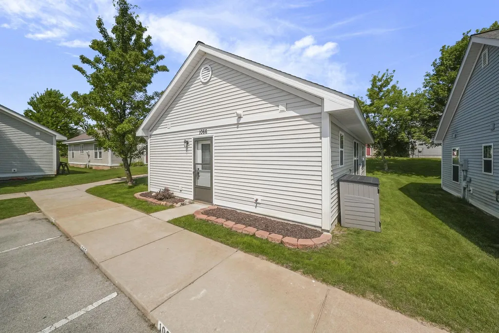 1066 Weathervane Place Garfield Charter Township MI 49696