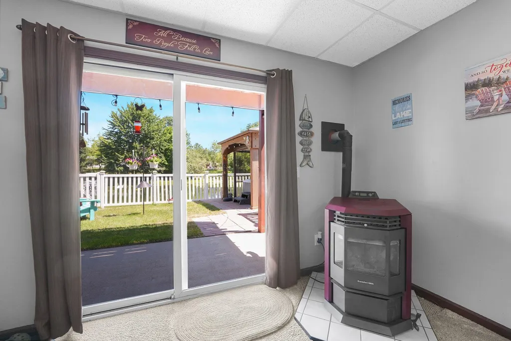 588 Gitchegumee Drive Hanover Township MI 49620