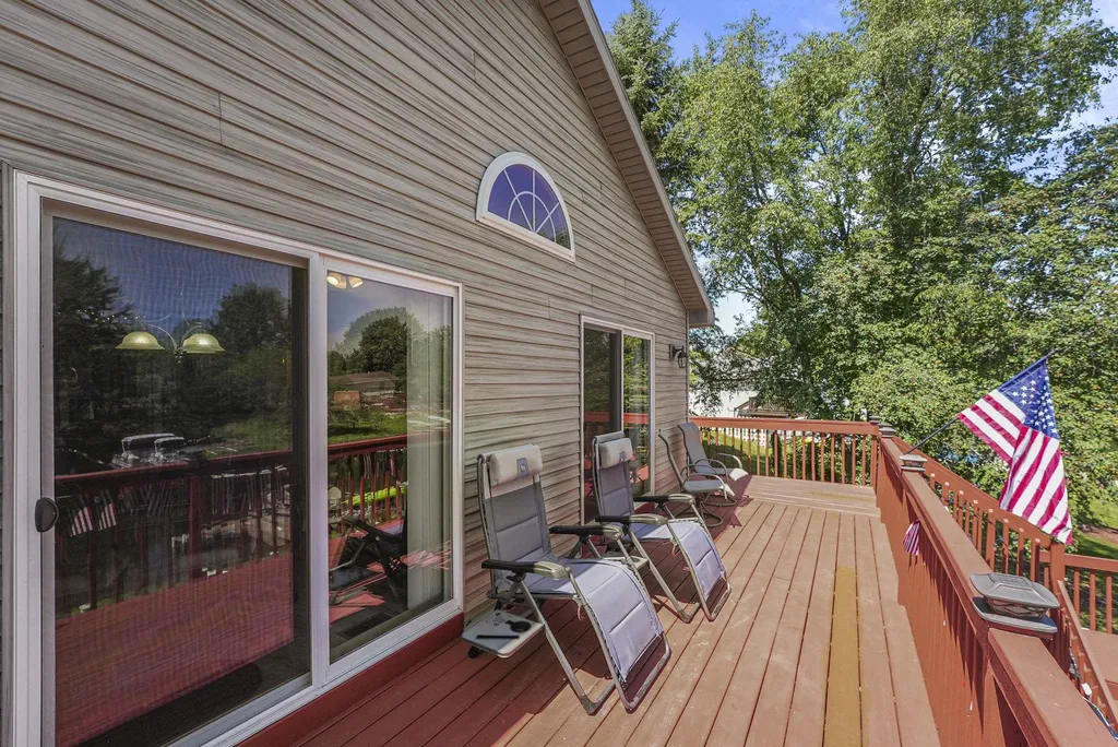 588 Gitchegumee Drive Hanover Township MI 49620