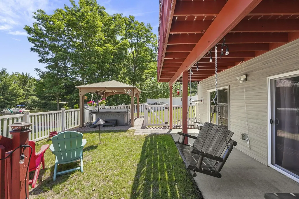 588 Gitchegumee Drive Hanover Township MI 49620