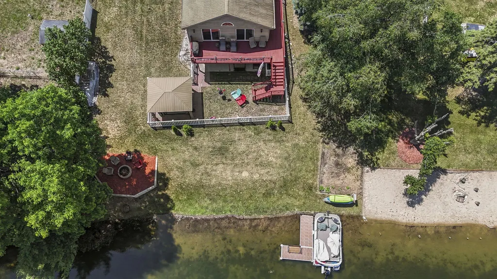 588 Gitchegumee Drive Hanover Township MI 49620