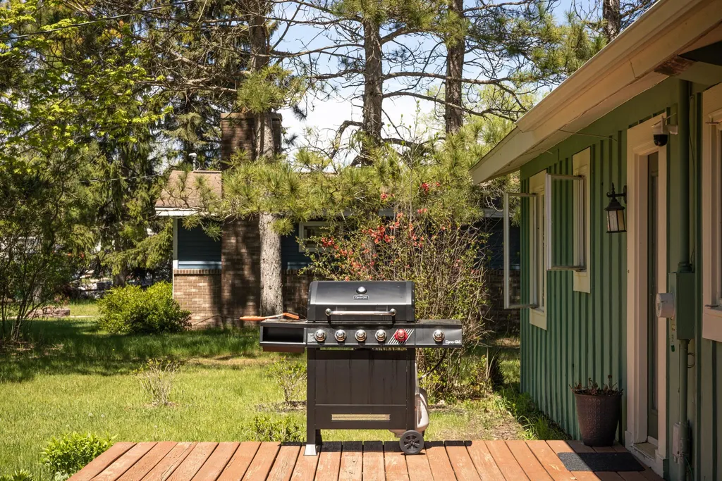 6066 S West Bay Shore Drive Bingham Township MI 49684