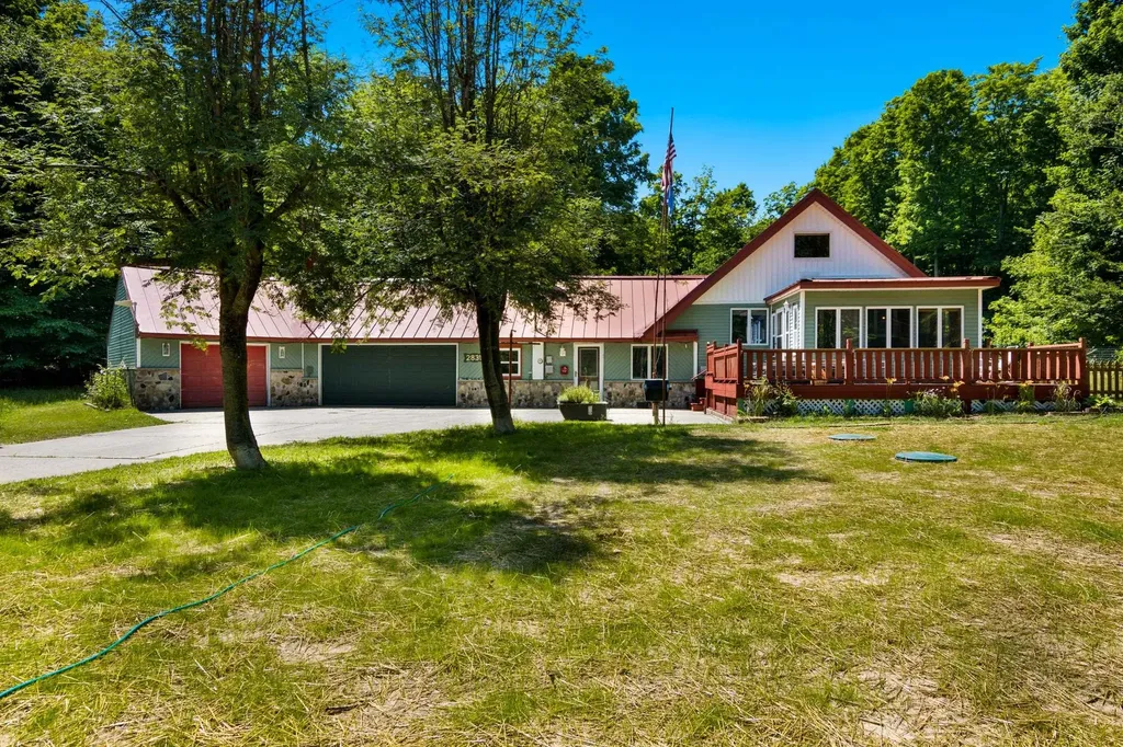 2835 Krol Drive Excelsior Township MI 49646