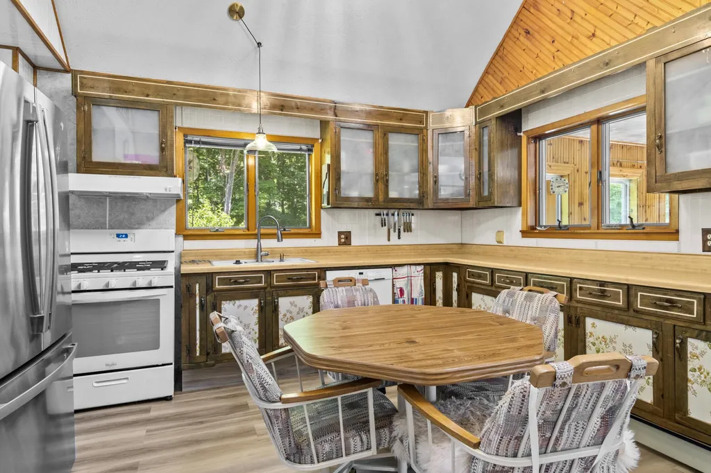 2835 Krol Drive Excelsior Township MI 49646