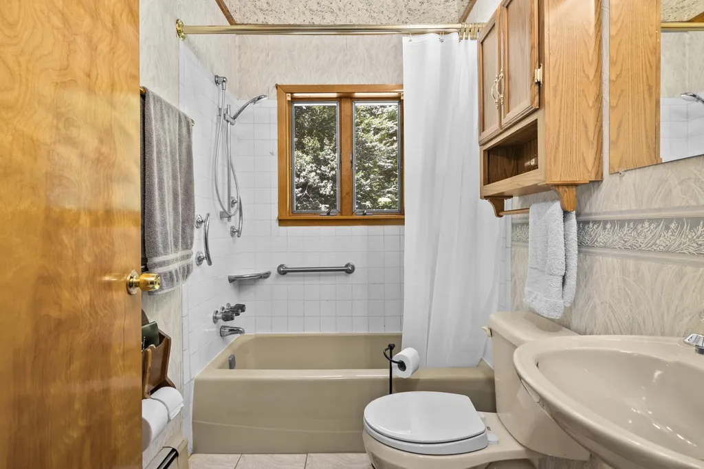 2835 Krol Drive Excelsior Township MI 49646