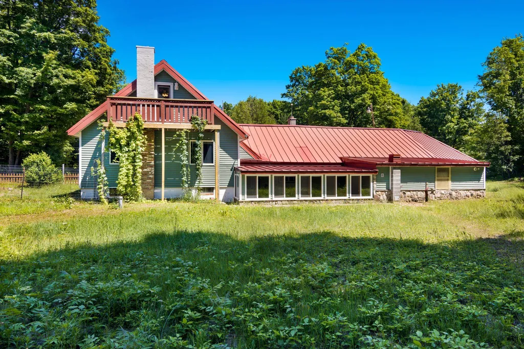 2835 Krol Drive Excelsior Township MI 49646