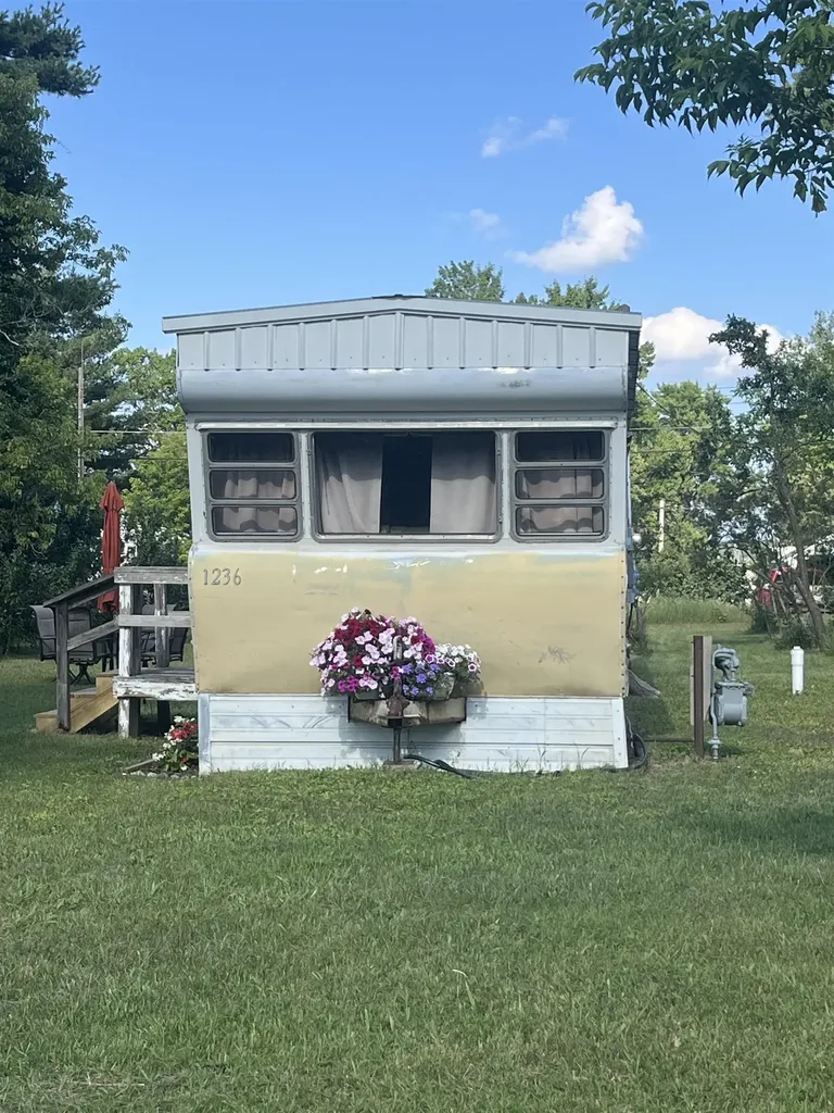 1236 Dandy Cadillac City MI 49601