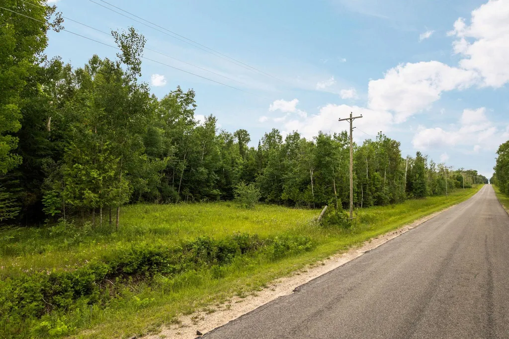 00 Creswell Road Torch Lake Township MI 49648