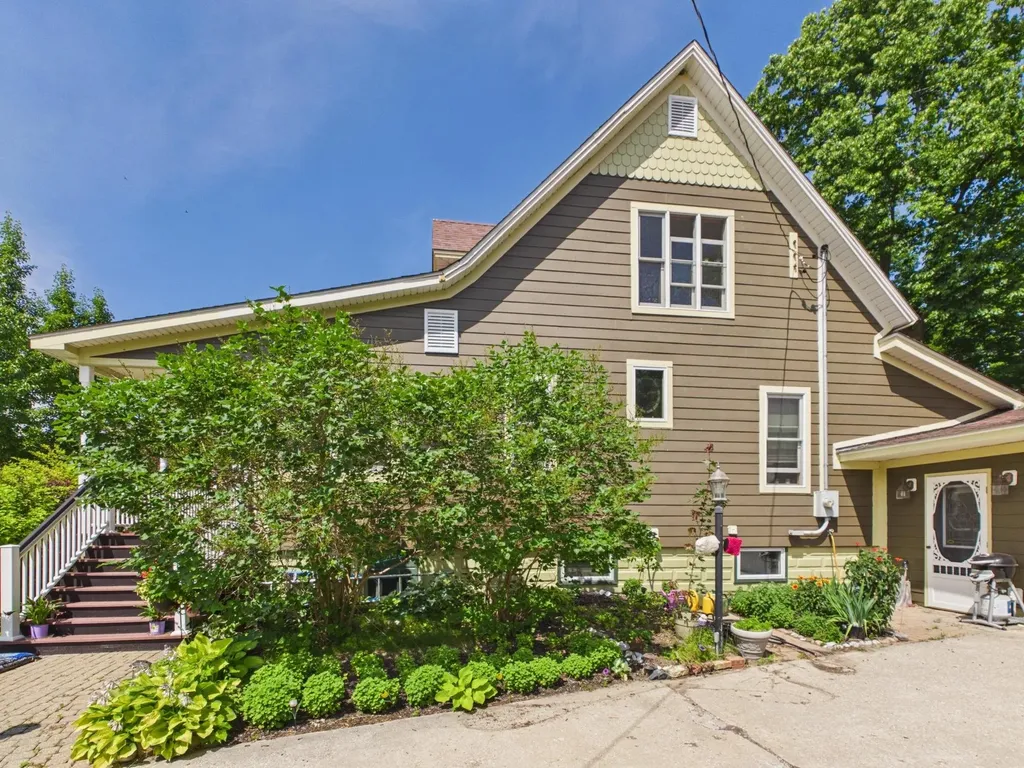 215 E Sixth Street Unknown City MI 49670
