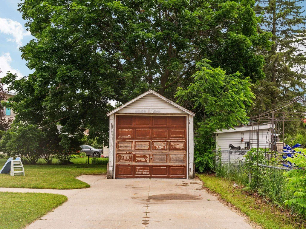 900 Chestnut Cadillac City MI 49601