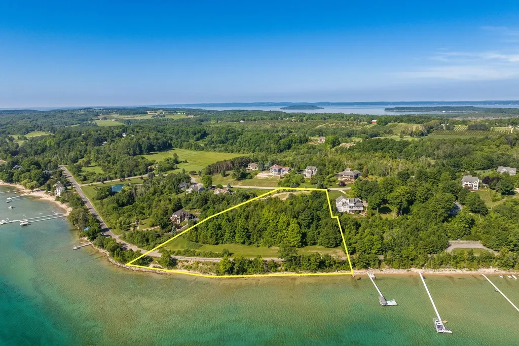 14750 Mallard Drive Peninsula Township MI 49686