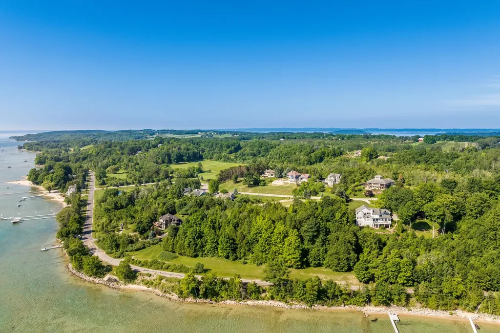 14750 Mallard Drive Peninsula Township MI 49686