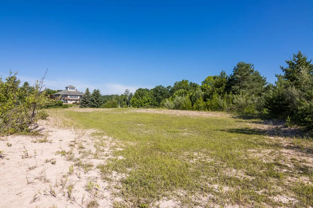14750 Mallard Drive Peninsula Township MI 49686