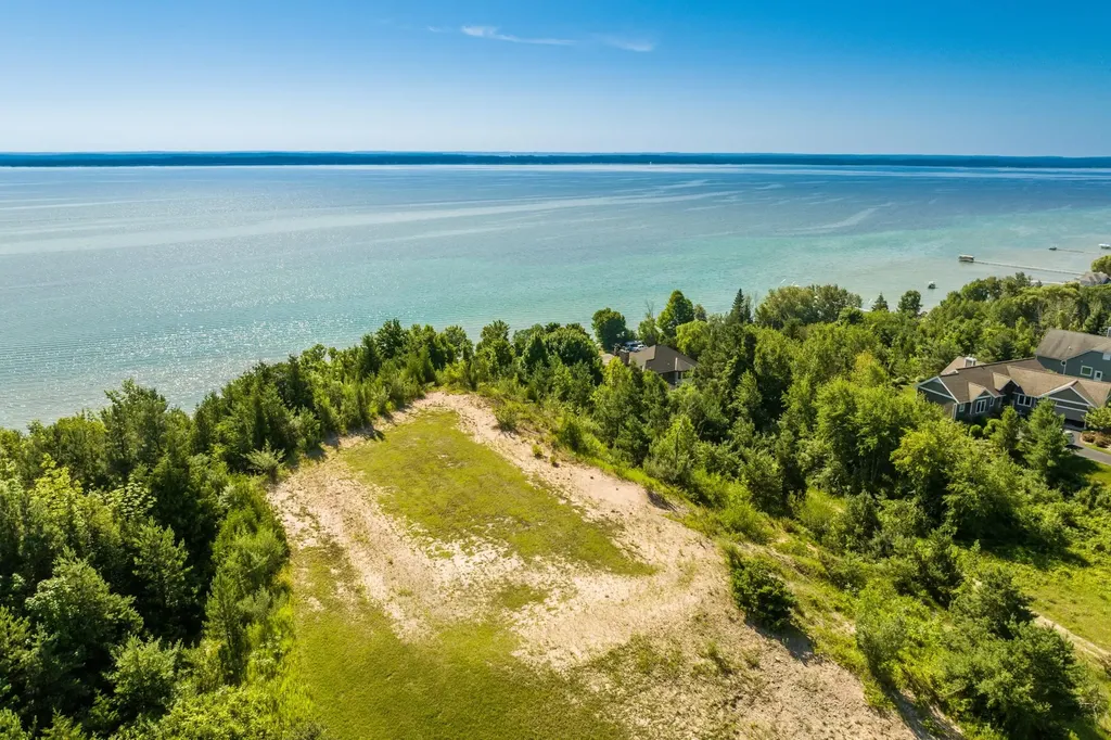 14750 Mallard Drive Peninsula Township MI 49686