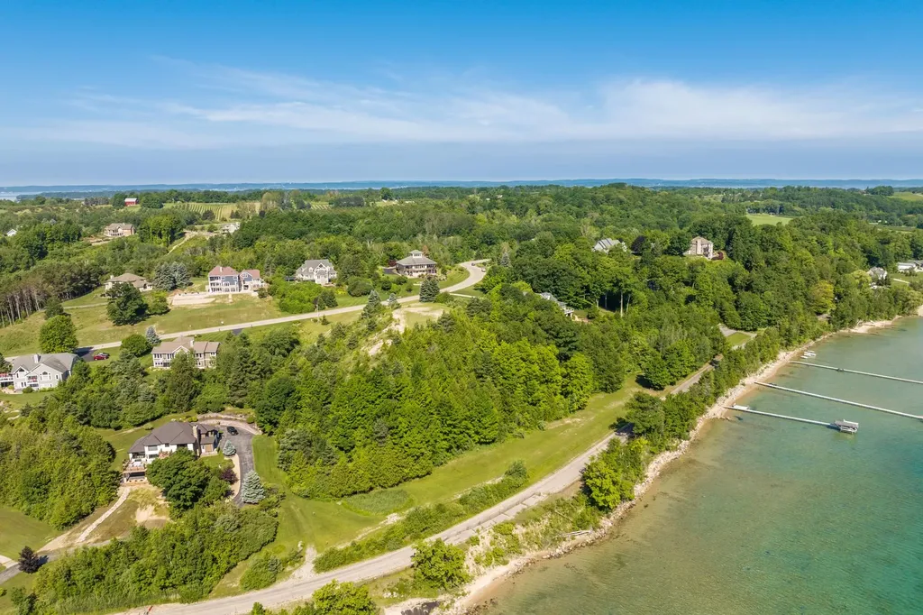 14750 Mallard Drive Peninsula Township MI 49686