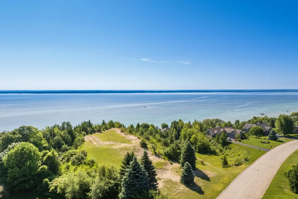 14750 Mallard Drive Peninsula Township MI 49686