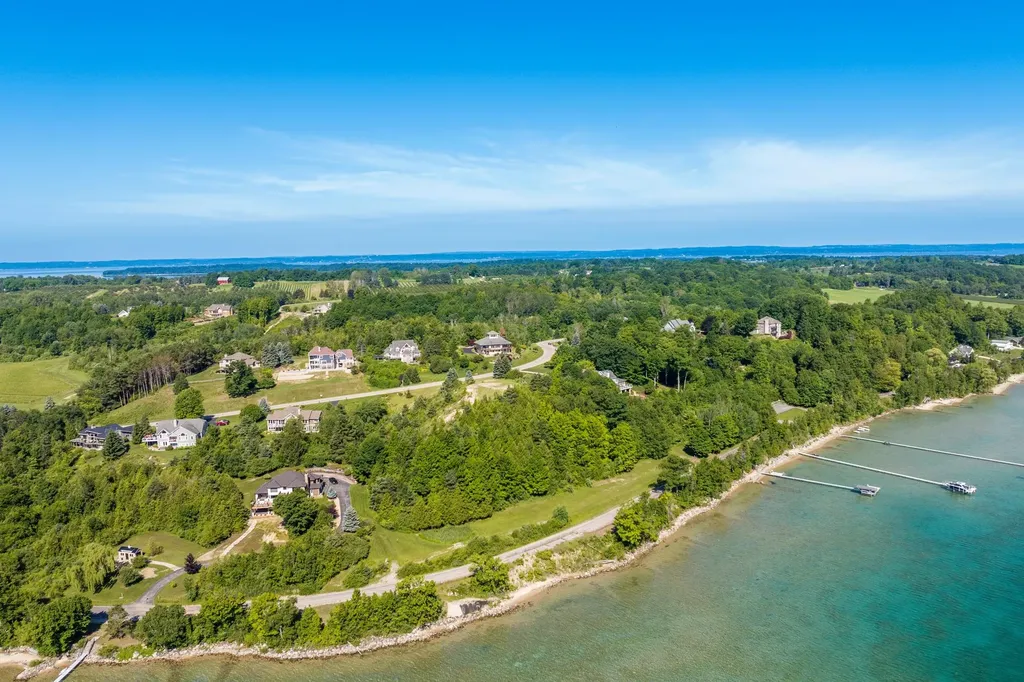 14750 Mallard Drive Peninsula Township MI 49686
