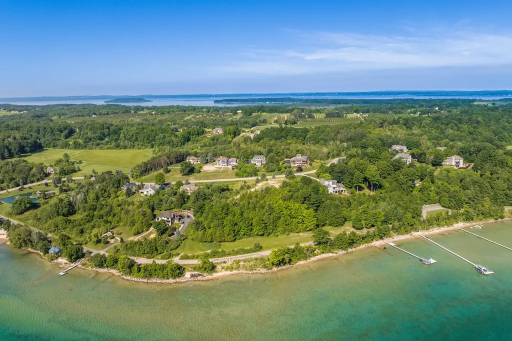 14750 Mallard Drive Peninsula Township MI 49686