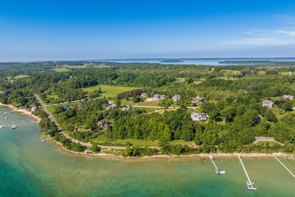 14750 Mallard Drive Peninsula Township MI 49686
