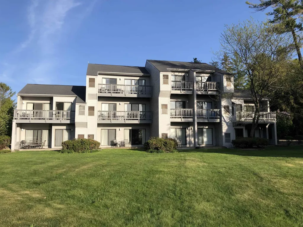 5600 Creeks Crossing Acme Township MI 49690