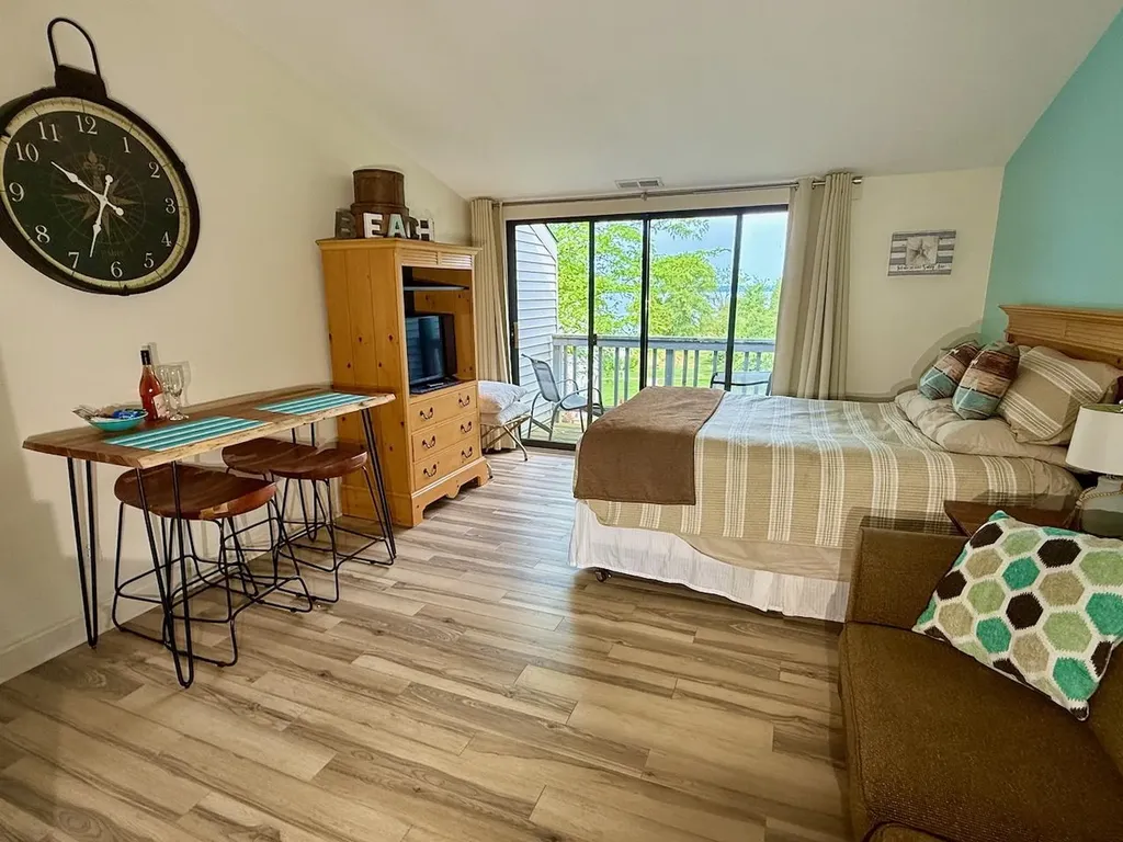 5600 Creeks Crossing Acme Township MI 49690