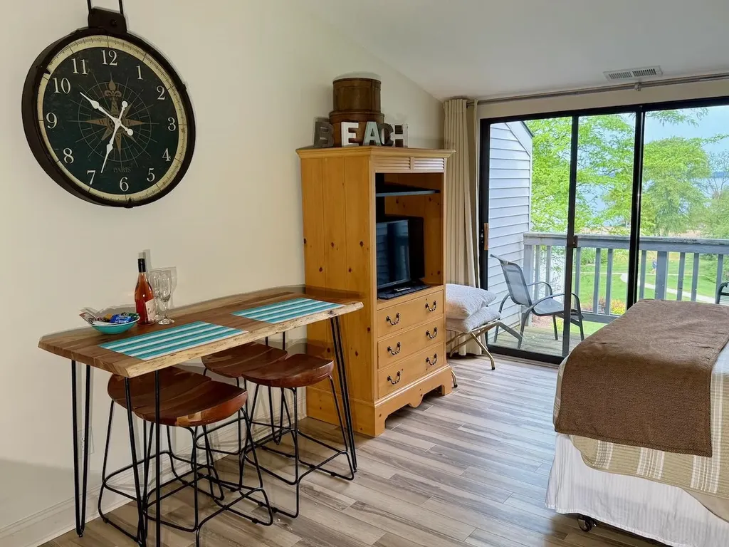 5600 Creeks Crossing Acme Township MI 49690