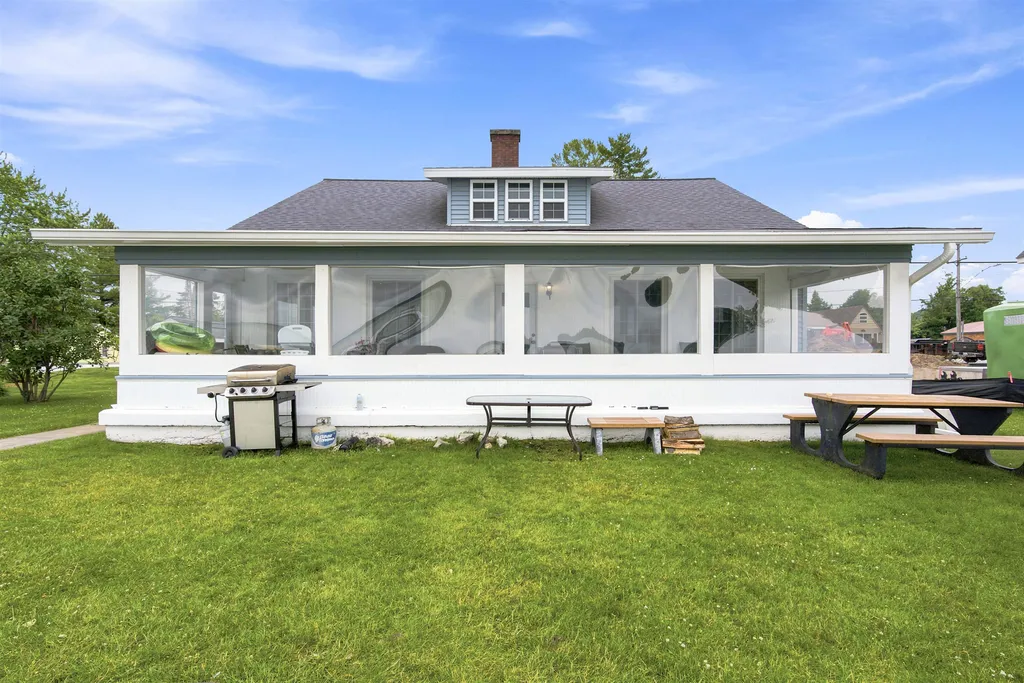 7636 Crystal Beach Clearwater Township MI 49676