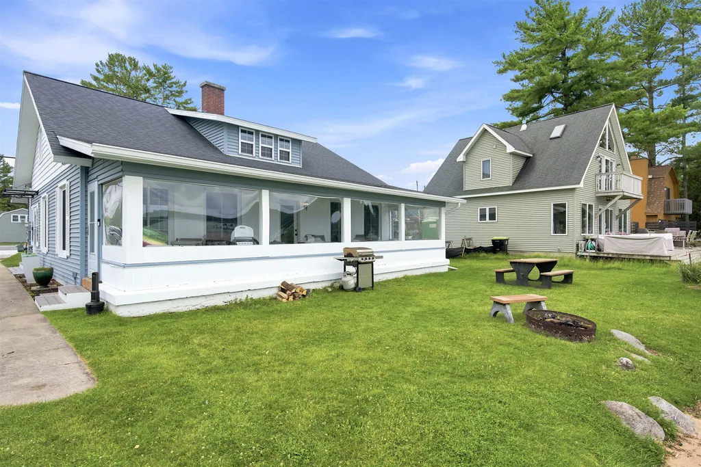 7636 Crystal Beach Clearwater Township MI 49676