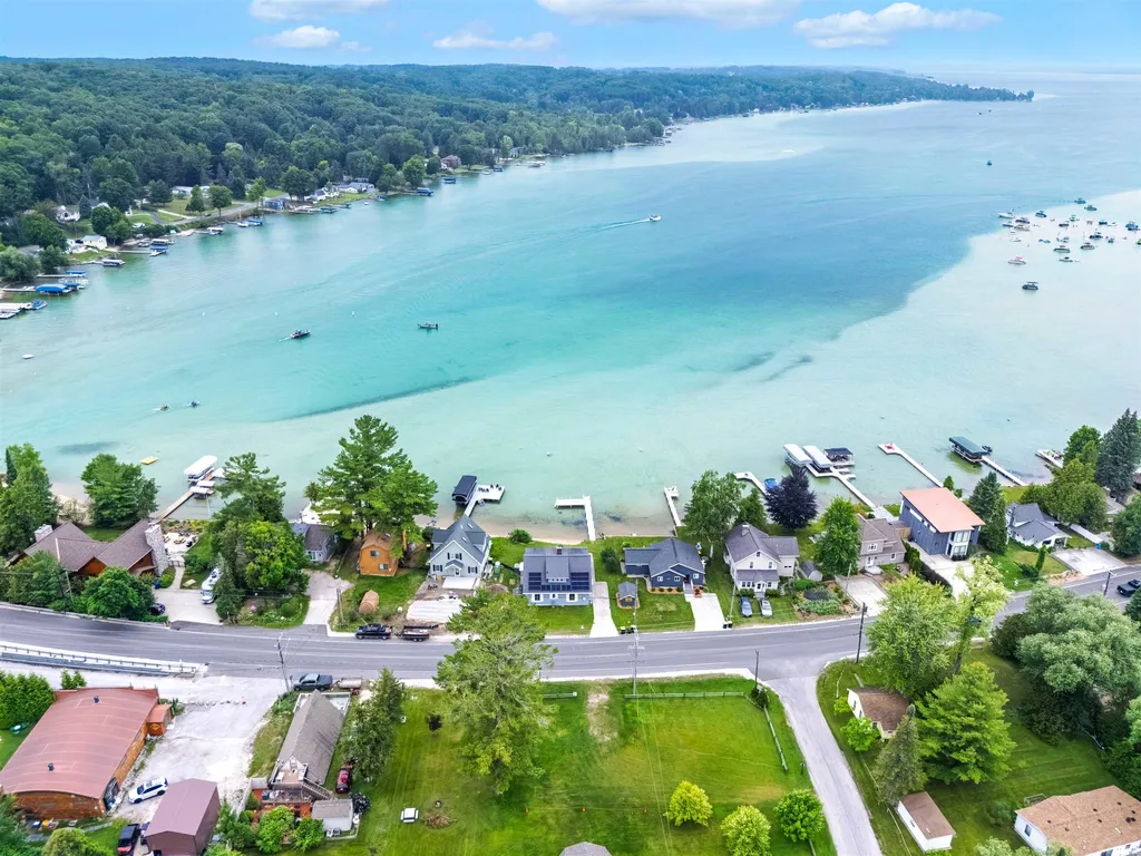 7636 Crystal Beach Clearwater Township MI 49676