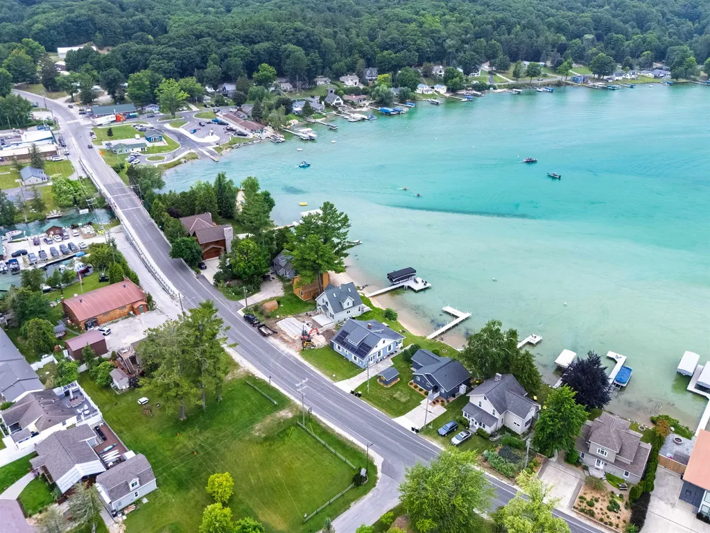 7636 Crystal Beach Clearwater Township MI 49676