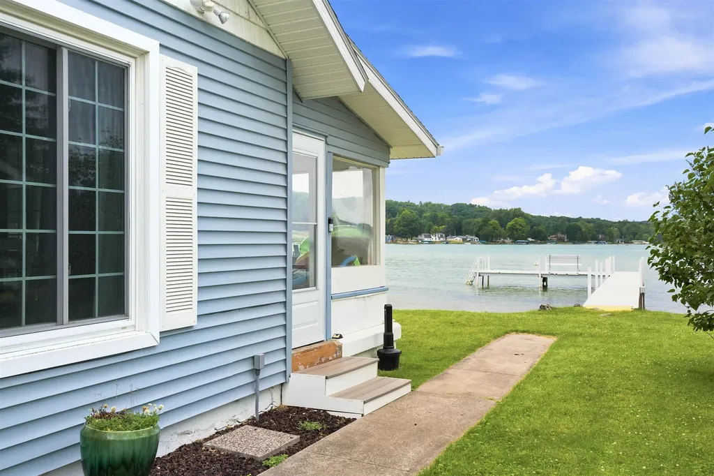 7636 Crystal Beach Clearwater Township MI 49676