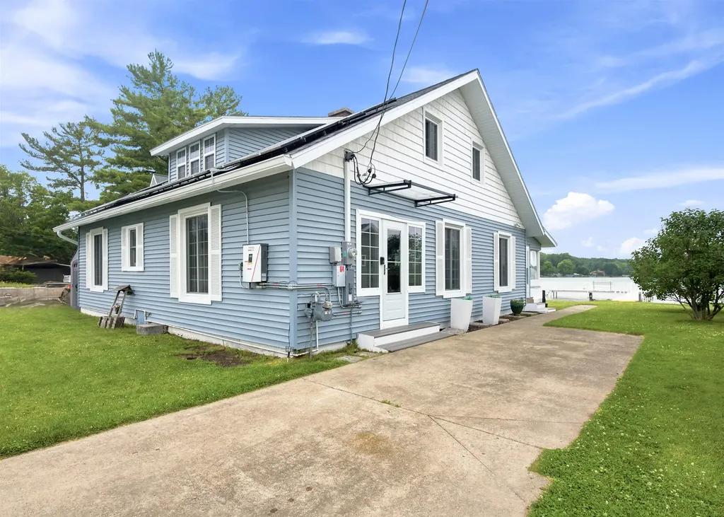 7636 Crystal Beach Clearwater Township MI 49676