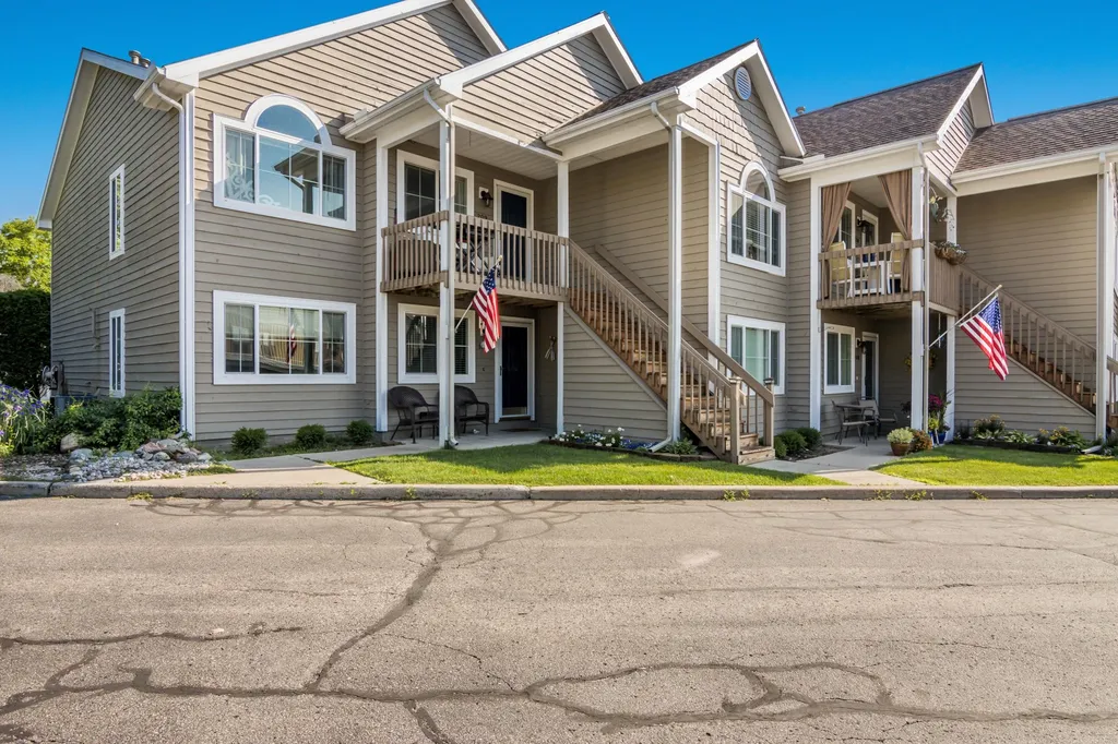 13766 S West Bay Shore Drive Traverse City City MI 49684