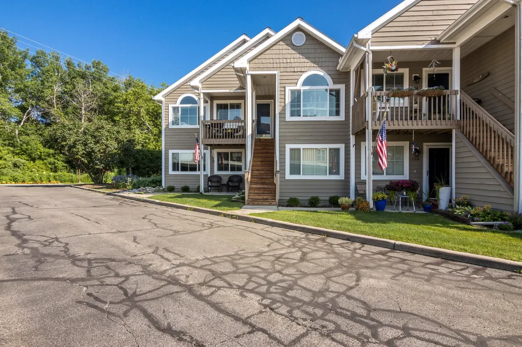 13766 S West Bay Shore Drive Traverse City City MI 49684