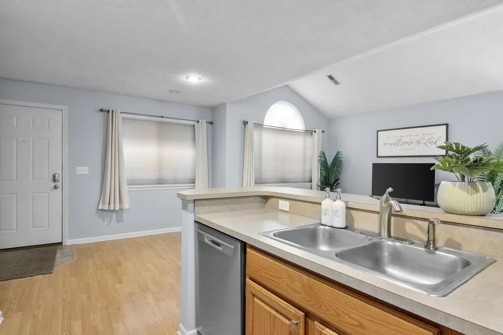 13766 S West Bay Shore Drive Traverse City City MI 49684
