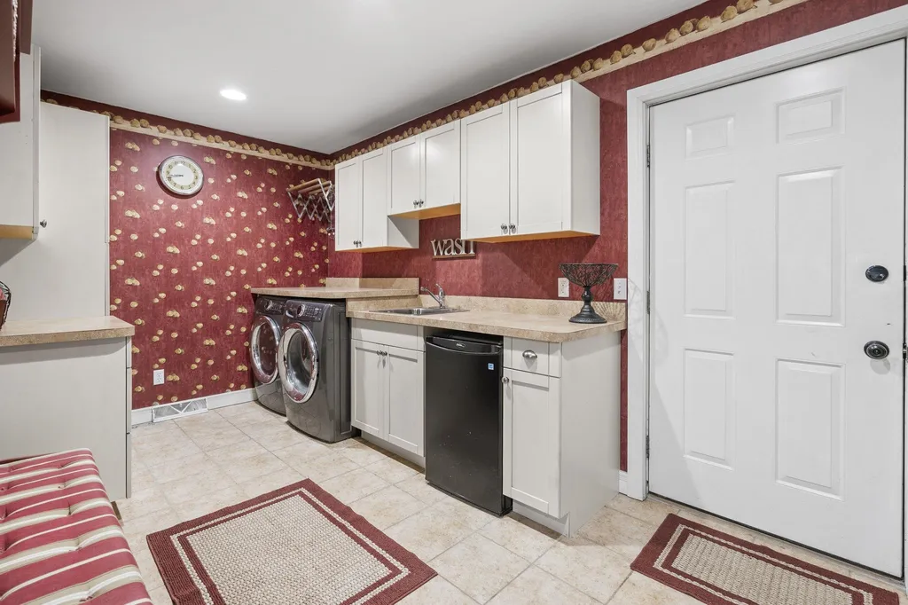 3675 Village Circle Drive East Bay Township MI 49686