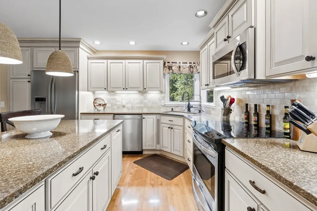 3675 Village Circle Drive East Bay Township MI 49686