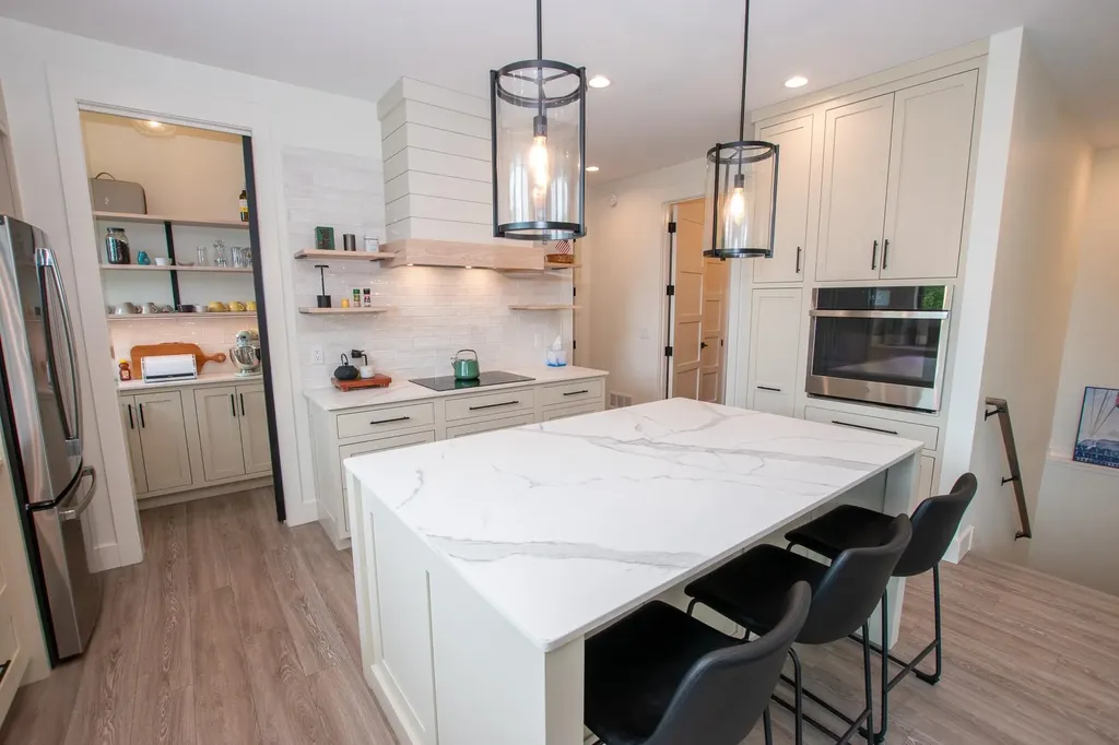 9742 E Peterson Road Leelanau Township MI 49670