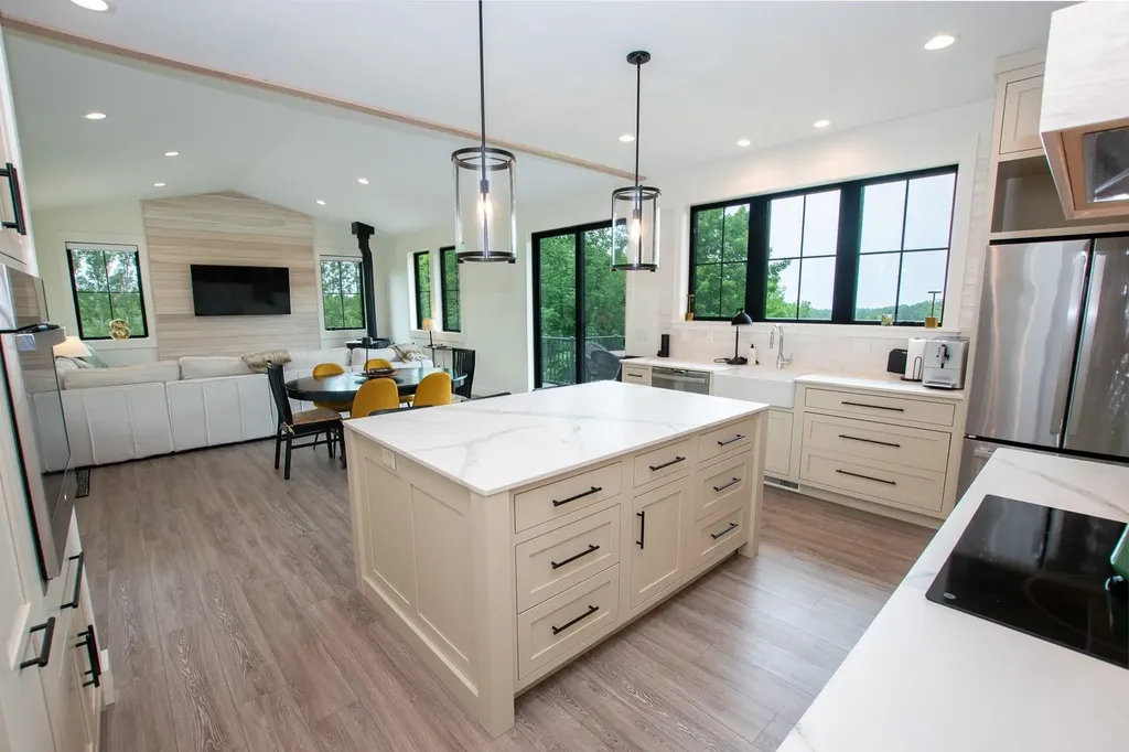 9742 E Peterson Road Leelanau Township MI 49670