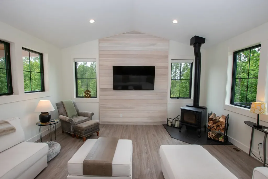 9742 E Peterson Road Leelanau Township MI 49670